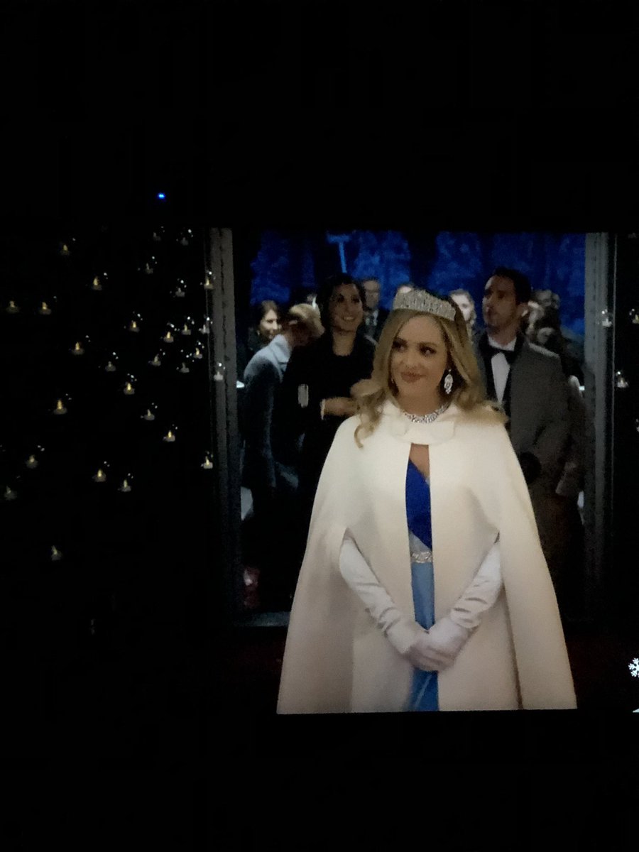 RonHayn44510043's tweet image. Stunning!!!!!!!! ❤️🌹❤️@TheNatalieHall @hallmarkchannel  #AWinterPrincess