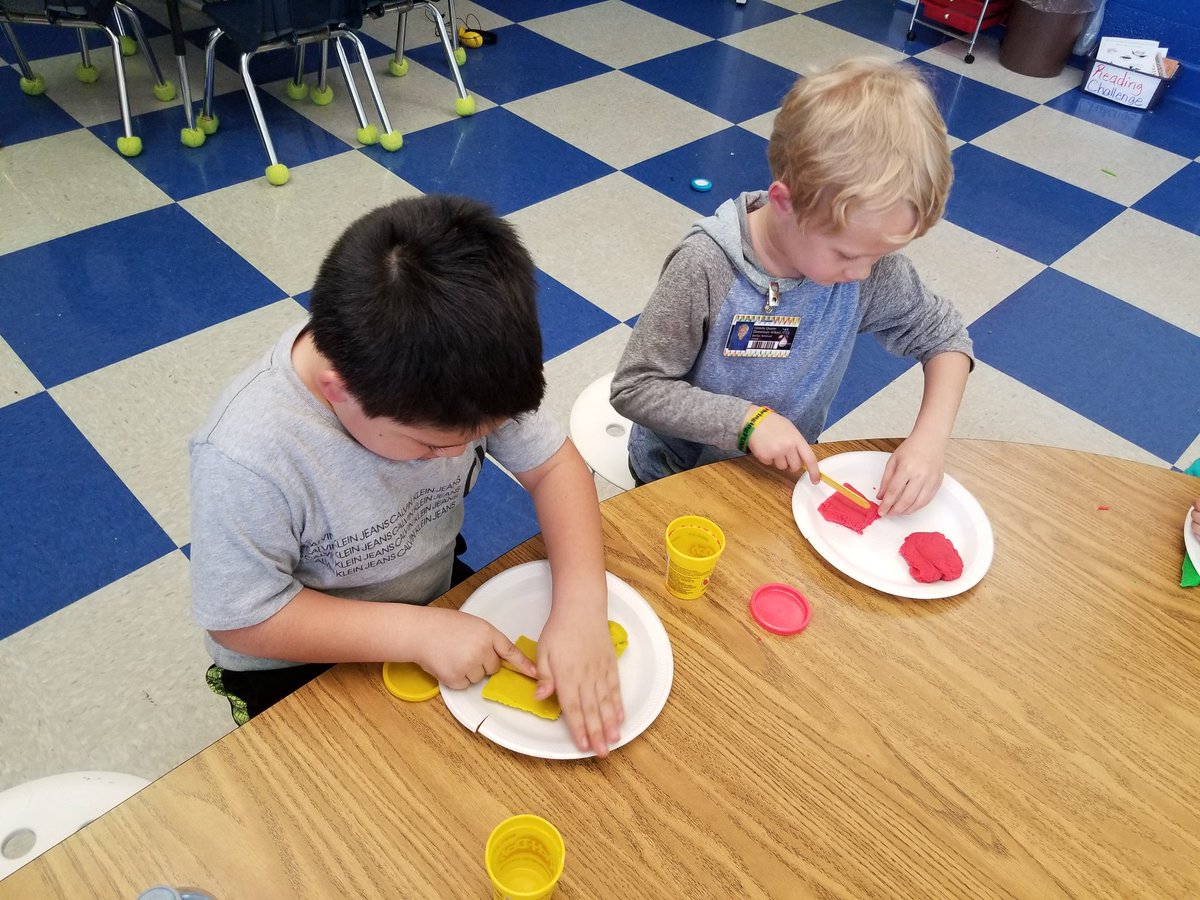 PlayDoh fractions! #bringingFUNback  @GQES_Dragons