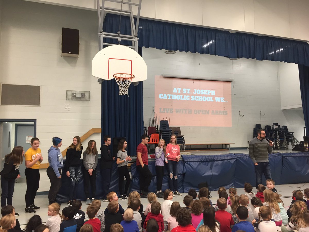 sjfgator's tweet photo. Awesome assembly today, Gators! It was great to see so much school spirit! #lovewithanopenheart https://t.co/VUXPxlZHMv