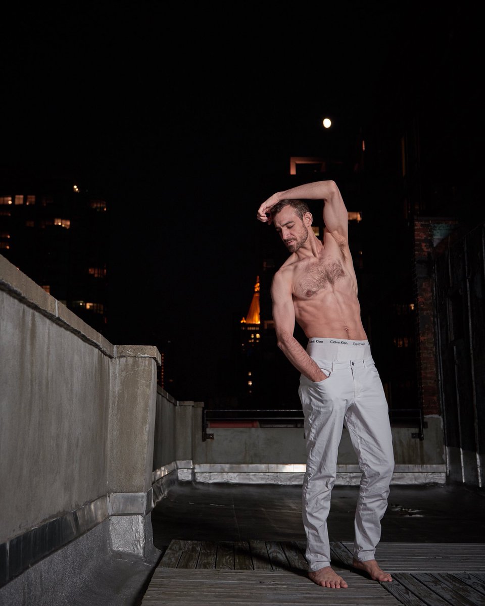 benjiboyyogaboy's tweet photo. Shabbat Shalom โก๏ธ๐ซ get ready for the Super Blood Wolf Moon. Feeling biblical.๐บ ๐๐โจ๐ธ @montystilson #shabbatshalom #superbloodwolfmoon #january2019 #mycalvins #lululemon #hereweare #doingit #mastersboy #kabbalahboy #nycyogaboy #benjiboyyogaboy #็ญๆฐๆ #ในใณใธใผใใผใค https://t.co/xlg6iFkQ9D