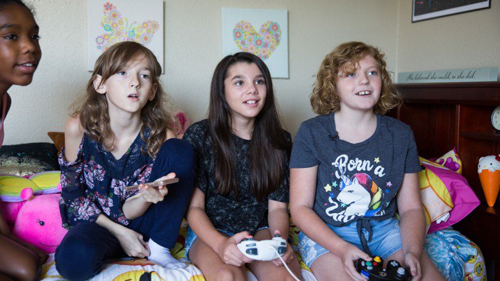 CaraSantaMaria's tweet photo. A new study shows that gender-nonconforming kids who go on to transition already have a strong sense of their true identity.
#TransKids #SenseofSelf #Transition #Gender #TransStudy
https://t.co/fqJ5LOV1cQ https://t.co/JTMJIZ9oyz