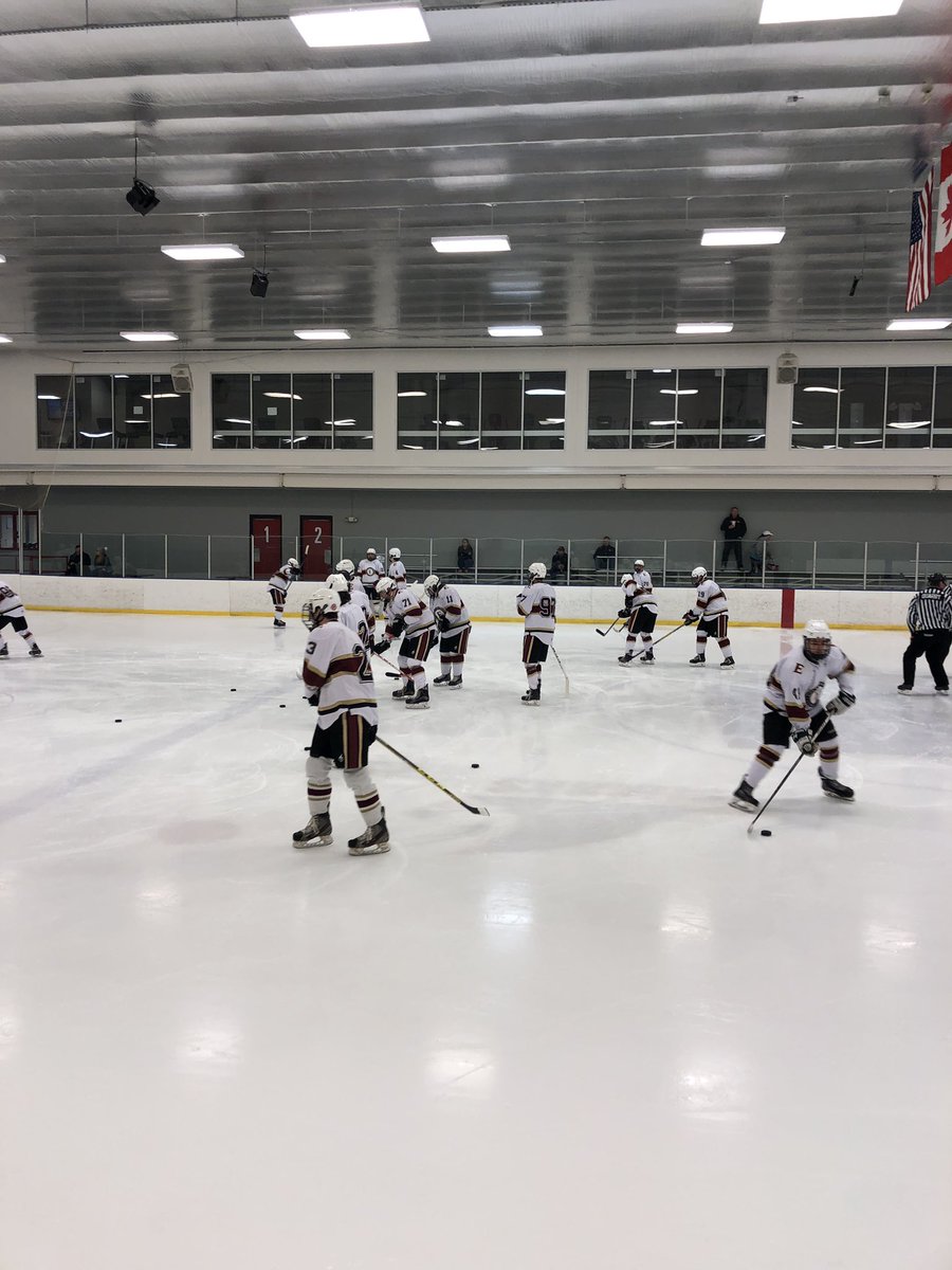 ElonUHockey's tweet photo. Little Friday night lights for all you beauts out there as we are down at the SportsPlex as the Phoenix look to grab W’s in their last 4 games, starting tonight against the Mountaineers of West Virginia. #RollPhoenix https://t.co/gfJaJQnNfx
