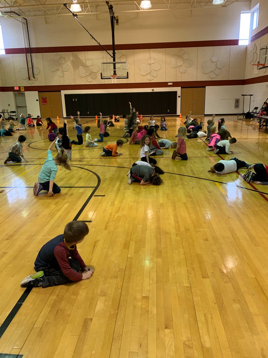 MrsBoosSMSD's tweet photo. Thank you @BrookridgePta for another amazing Move-A-Thon! The kids loved it! https://t.co/7NL6IrCoag