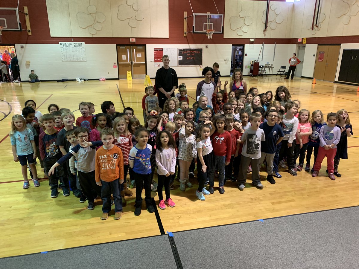 MrsBoosSMSD's tweet photo. Thank you @BrookridgePta for another amazing Move-A-Thon! The kids loved it! https://t.co/7NL6IrCoag