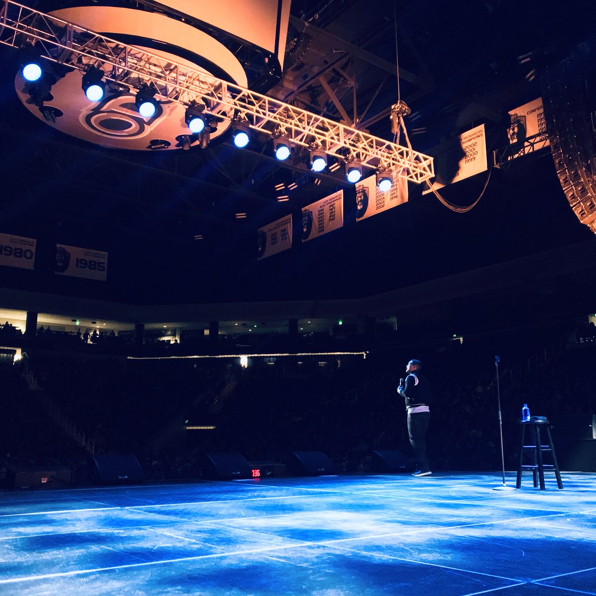 Trevornoah's tweet photo. What a great start to the tour! Thank you Norfolk, VA. You were electric!⚡️See you tomorrow Raleigh, NC #LoudAndClearTour https://t.co/VdYFNWCFTM