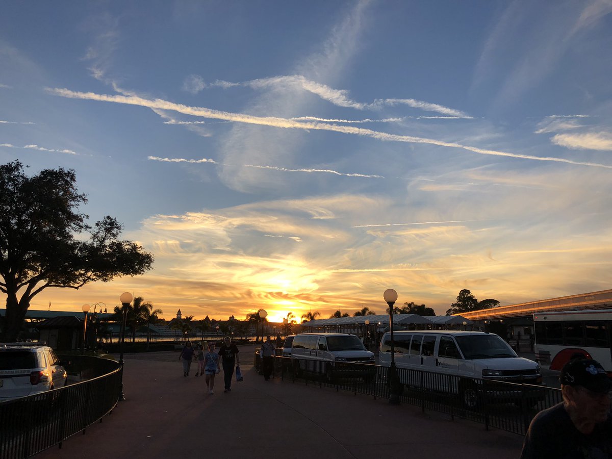 Jessman2002's tweet image. Evening sunset #nature #scenery #picoftheday #pictureoftheday #keepitwild #naturegram #natureporn #ilovenature #natureonly #sunset #getlost #explore #naturesbeauty #discoverearth #ourplanetdaily #disneyworld #disneylife #disneyphotography