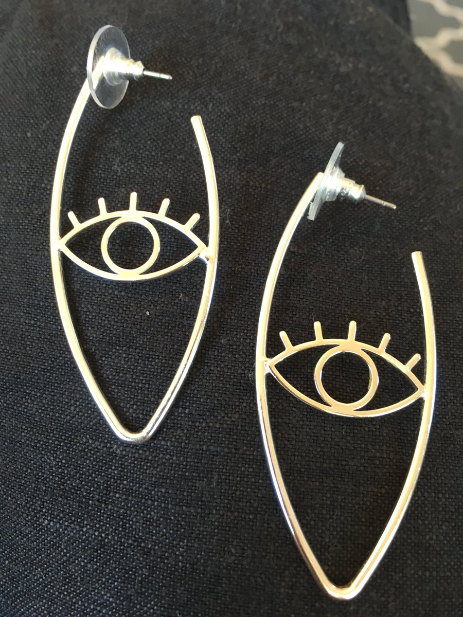 jennifer0brien's tweet photo. @unfinalised These are my 'observing eye' earrings https://t.co/mO3mtbO1Ea