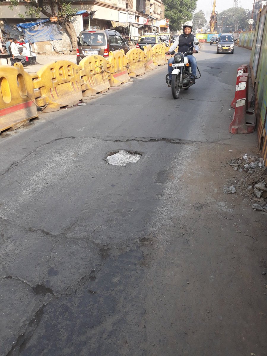 PotholeWarriors's tweet photo. #PotholeTime
A big Round Pothole seen at Next to metro work opp Paramount Hotel L.j road jus now..informed supervisor he said will fill immediately.
@irfanmachhiwala @MushtaqAnsari80 @sahil11p @MumbaiMetro3 @MCGM_BMC @DisasterMgmtBMC @mid_day @MumbaiMirror @TOIMumbai https://t.co/YIzxxRiOkj