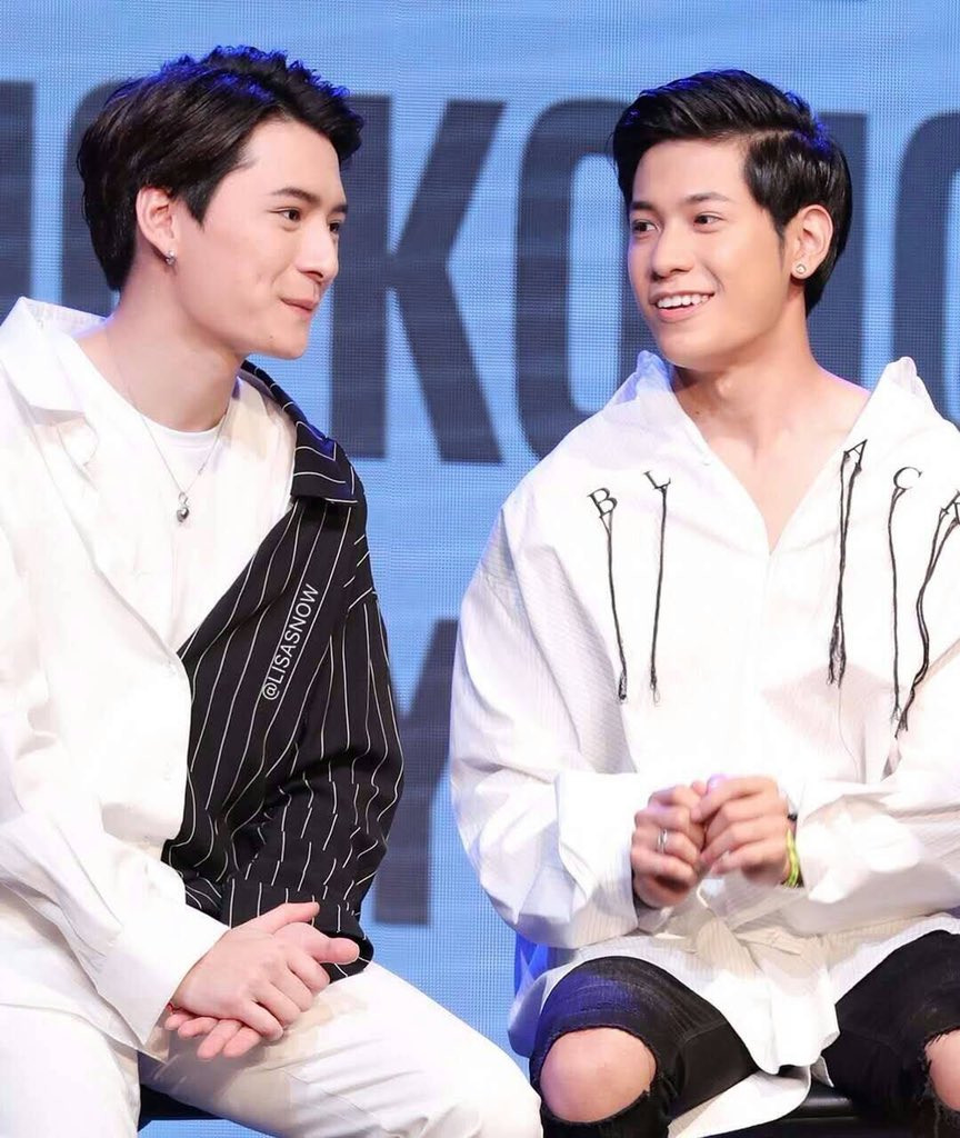 perayaFUNV's tweet photo. @eiikleaw Valentine's day with them is a happy thing 
#EiiKLEAW #KristPerawat #SingtoPrachaya #ทีมพีรญา #ดาราแลนด์ https://t.co/Zm7IVvvXly