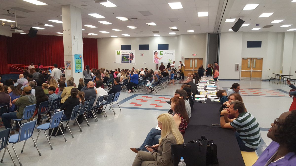 BurtMiller5's tweet photo. @apollo_rockets @bccptaptsa #reflectionevent Great turnout tonight. @clms1871 @Tav_Williams https://t.co/VWop6LSusc