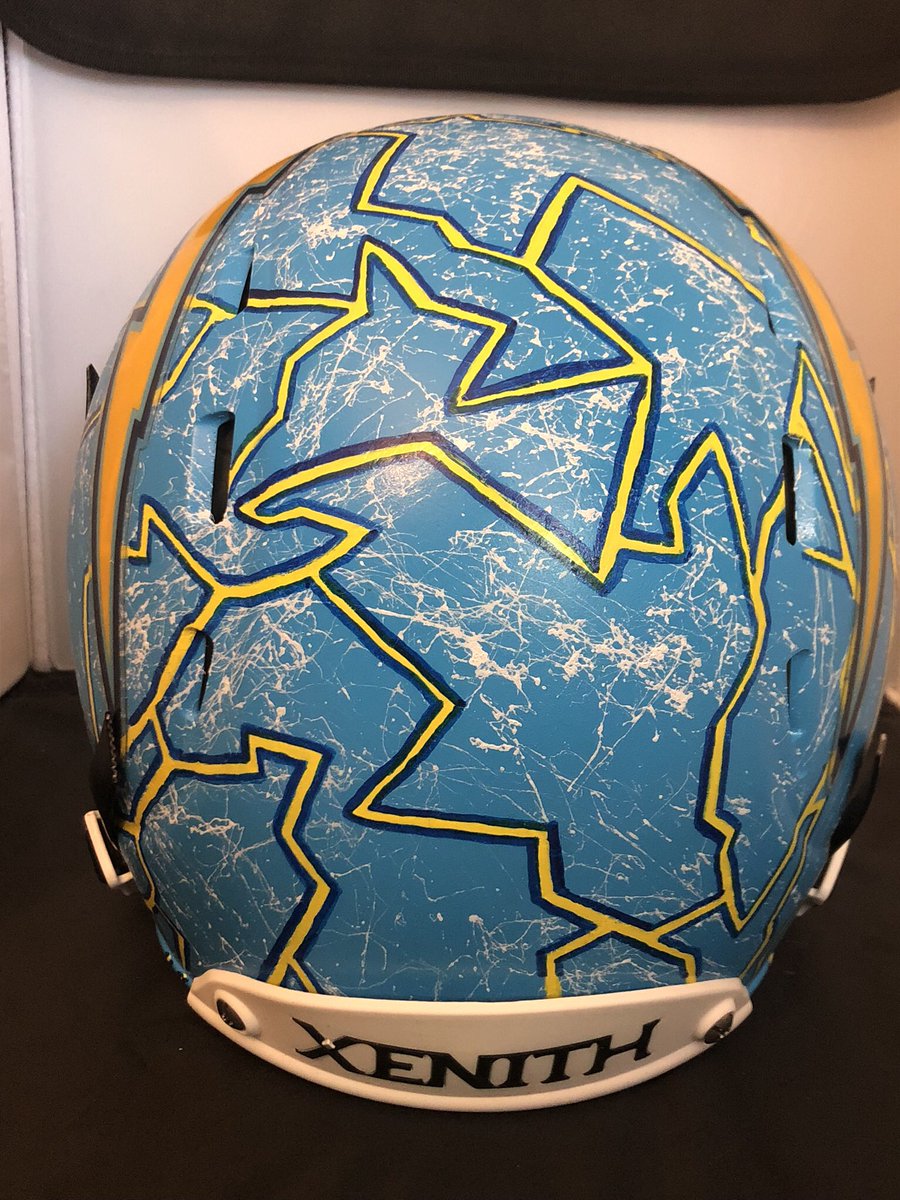 MileCustoms's tweet image. What do you think of this lid for next year? @Chargers @Melvingordon @DerwinJames @Keenan13Allen  @joeybosa99 @MikeWilliamsthb