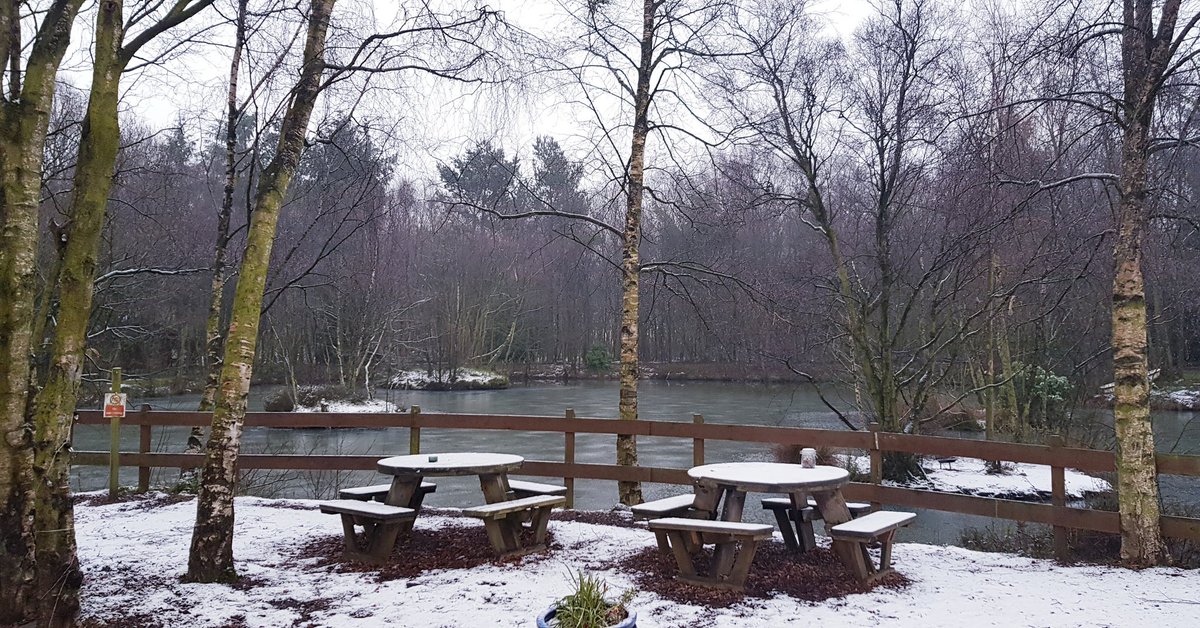 Beautiful views for our guests this morning while tucking into their breakfast! 🌨

#winter #snow #ice #cold #lake #frozen #hotel #otley #restaurant #breakfast