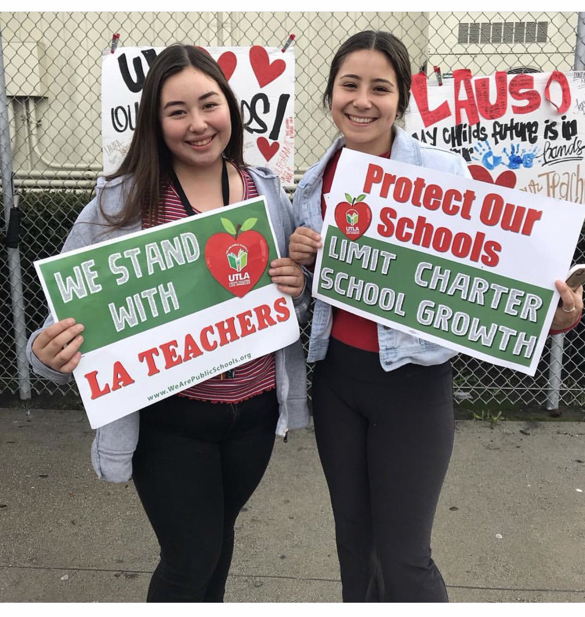 sonxagonzalez's tweet image. It honestly felt really good that I went to go support #UTLASrong ❤️