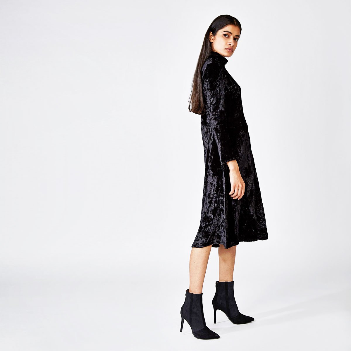 iimaimaofficial's tweet photo. the A Shape - Delia dress is available in two colors. Check out the online store https://t.co/Vh7iwkBZVi
#imaima #slowfashion #blackdress
Also available at AA COLLECTED & M Store https://t.co/sV2HACBX3d