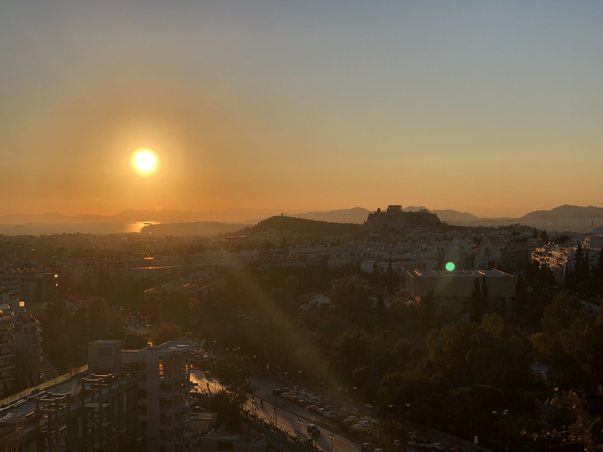 CallyPB40's tweet photo. #Athens #sunset https://t.co/Yr7CQFBAU1
