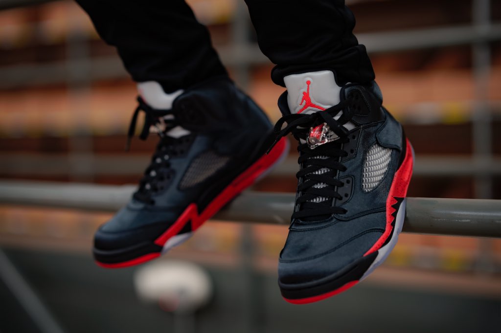 satin bred 5 on feet