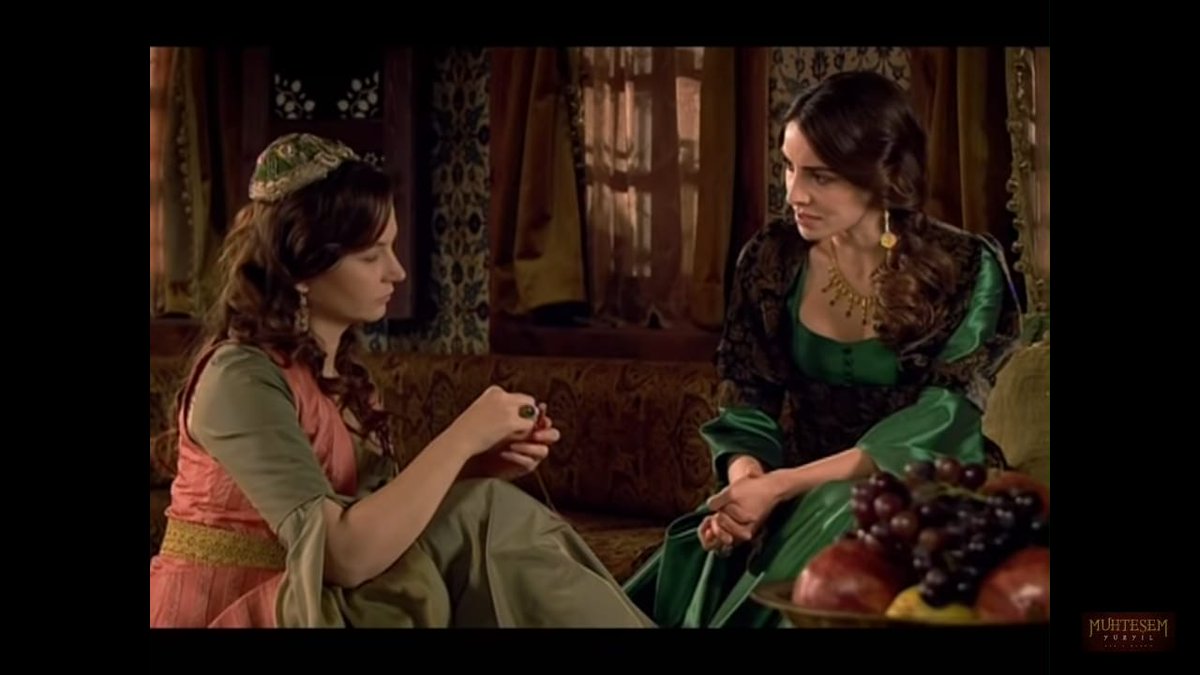Has visto que insolente. No estaré en paz mientras ella tenga mi anillo de esmeralda #ElSultánEnImagen
