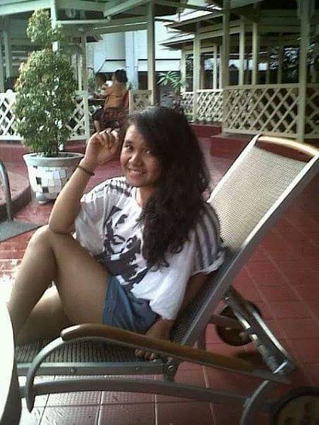 anggi_natali's tweet photo. Aku ingin merasakan threesome tapi patnerku harus  kasih uang jajan ke aku..jangan Mokondo dan Omdo..DM me untuk patner yg berduit aja.. https://t.co/nrvYEm05UU