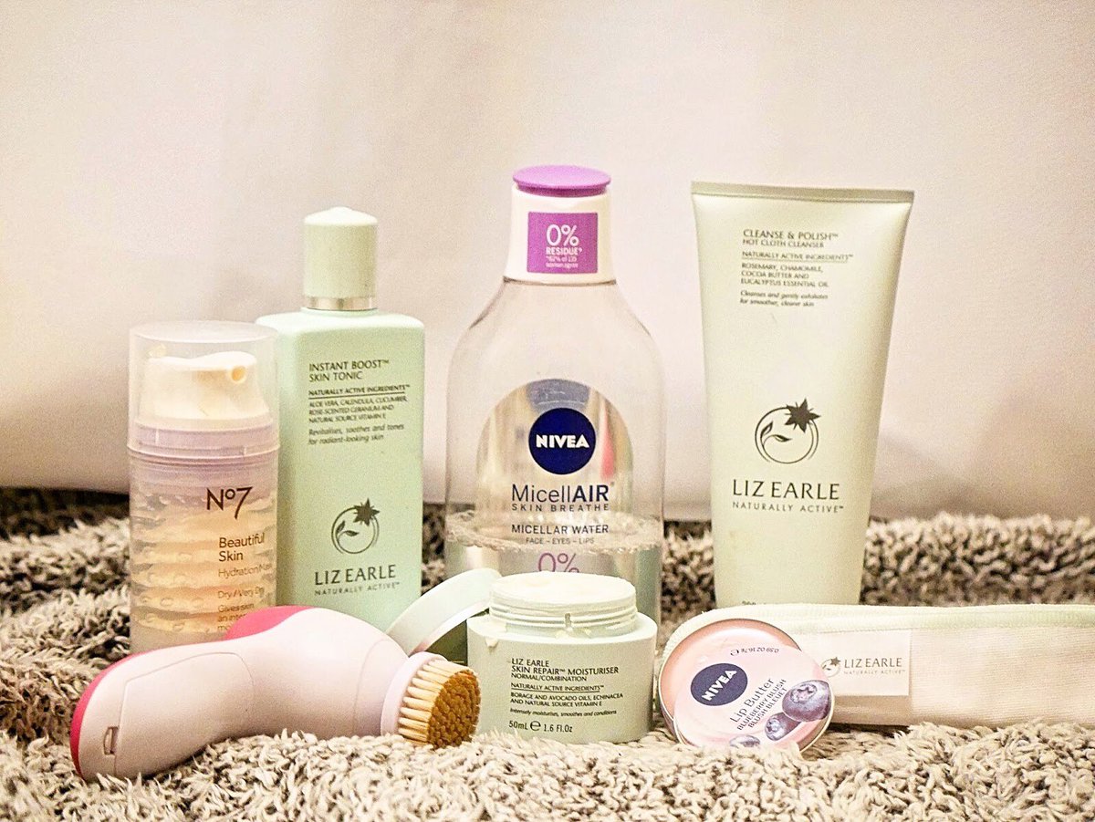 One of my New Years resolutions was to actually stick to a skincare routine
I’ve stocked up on some of my favourite products so I have no excuse to not use them on my skin. Check out my latest blogpost withlovezoex.blogspot.com/2019/01/update…