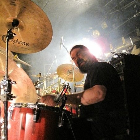 poorxcuse's tweet photo. Jeff pulling faces #drummer #poorxcuse https://t.co/WDZihHTQa7