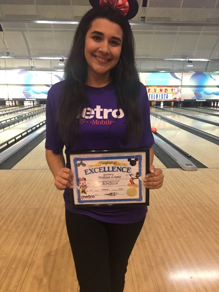 MelissaDelaIsla's tweet photo. A good life is a collection of happy moments ✨🙌🏻 thanks for all the wonderful moments metro family💜 #LifeIsPurple #MetroByTmobile #aoy2019celebration #Metrofamily @MxlimpcsQA @Josie_MPCS @Raulchaparro23 @priscilaes8 @MxlimpcsQA @daniegs16 @MetroPCS @Greg_MPCS https://t.co/KRN7wmb8aE