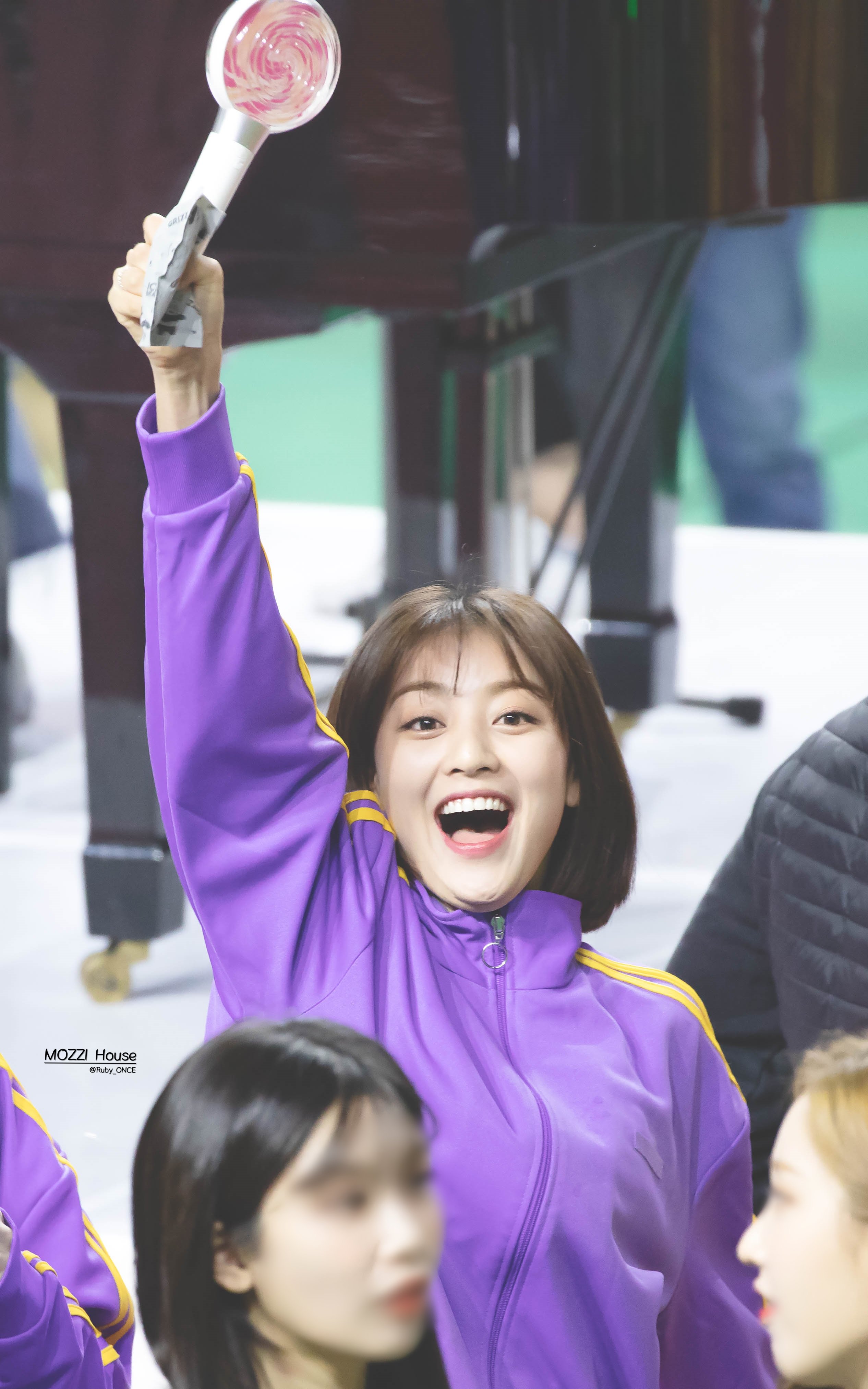 DxQcj8BV4AAt7CI.jpg:orig