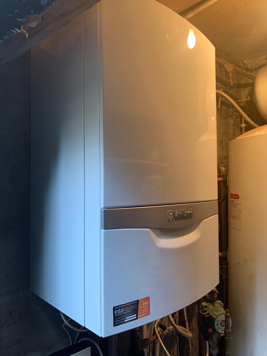 Finished this last night ⁦<a href="/vaillantuk/">Vaillant UK</a>⁩   ⁦<a href="/22degreesheat/">22 Degrees Heating</a>⁩ love these boilers