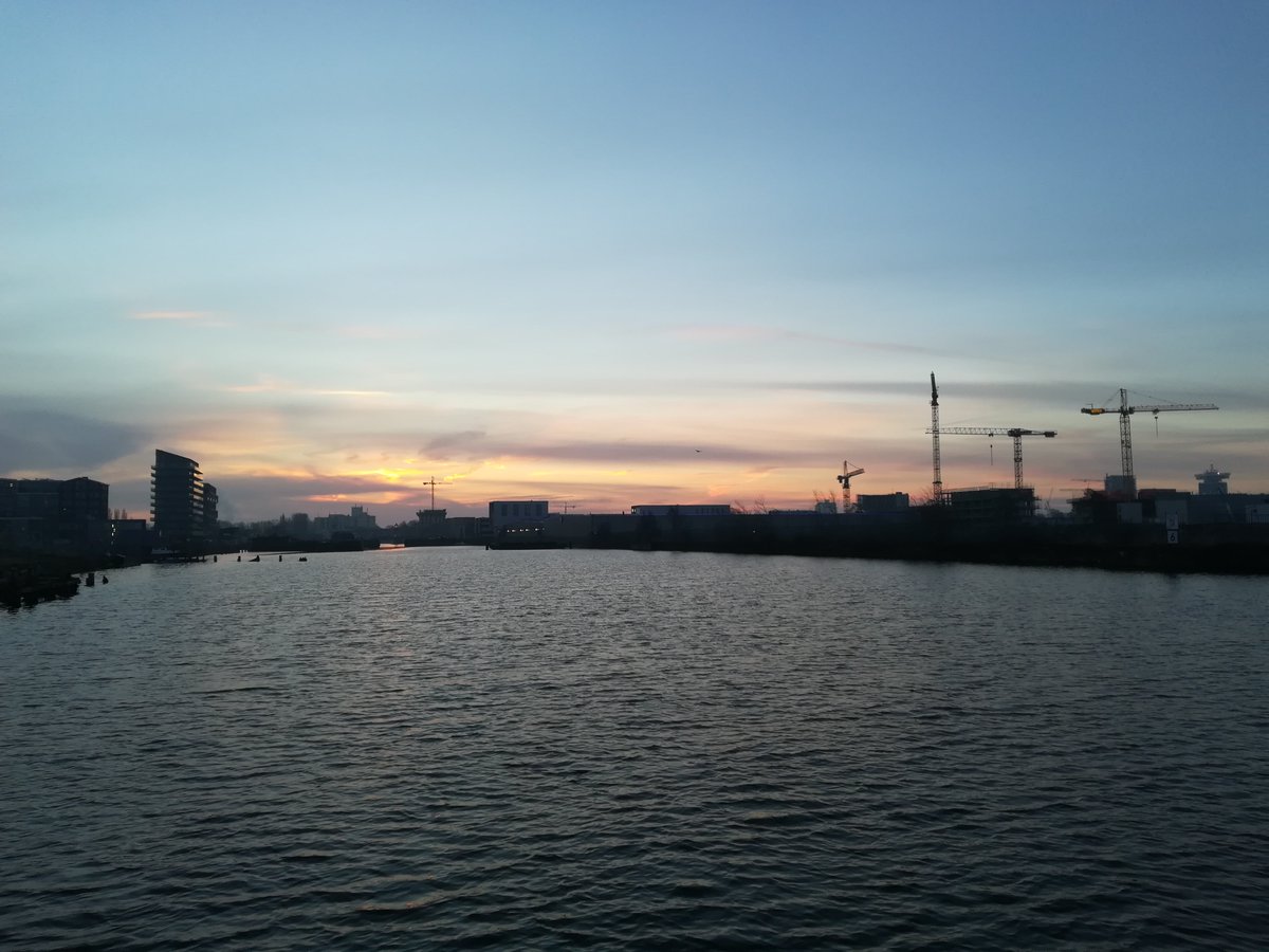 hackathonAMS3D's tweet photo. Morning has broken... De tweede dag is van start gegaan! Op naar mooie resultaten! #hackAMS3D https://t.co/BsN8RvA7uB