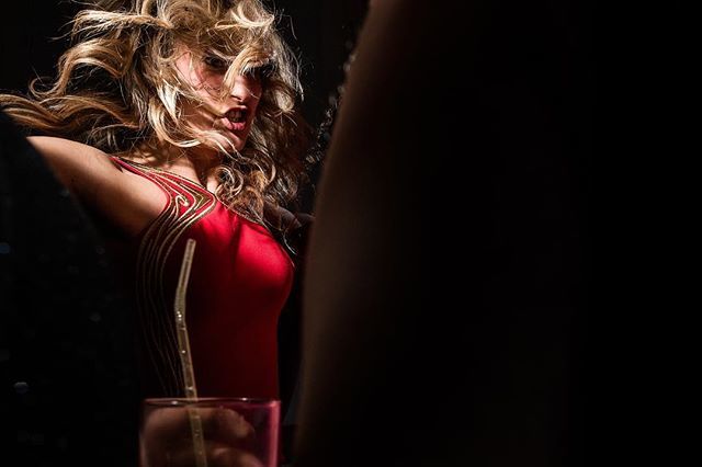 It's Saturday, dance like no one is watching. ⠀
⠀
#rownhamshouse #rownhamshousewedding #hampshirewedding #weddingdancefloor #mybigfatstreetwedding #reportageweddingphotography #dancelikenooneiswatching #unposed #alternativeweddingphotographer #strobi… bit.ly/2U1mLUG