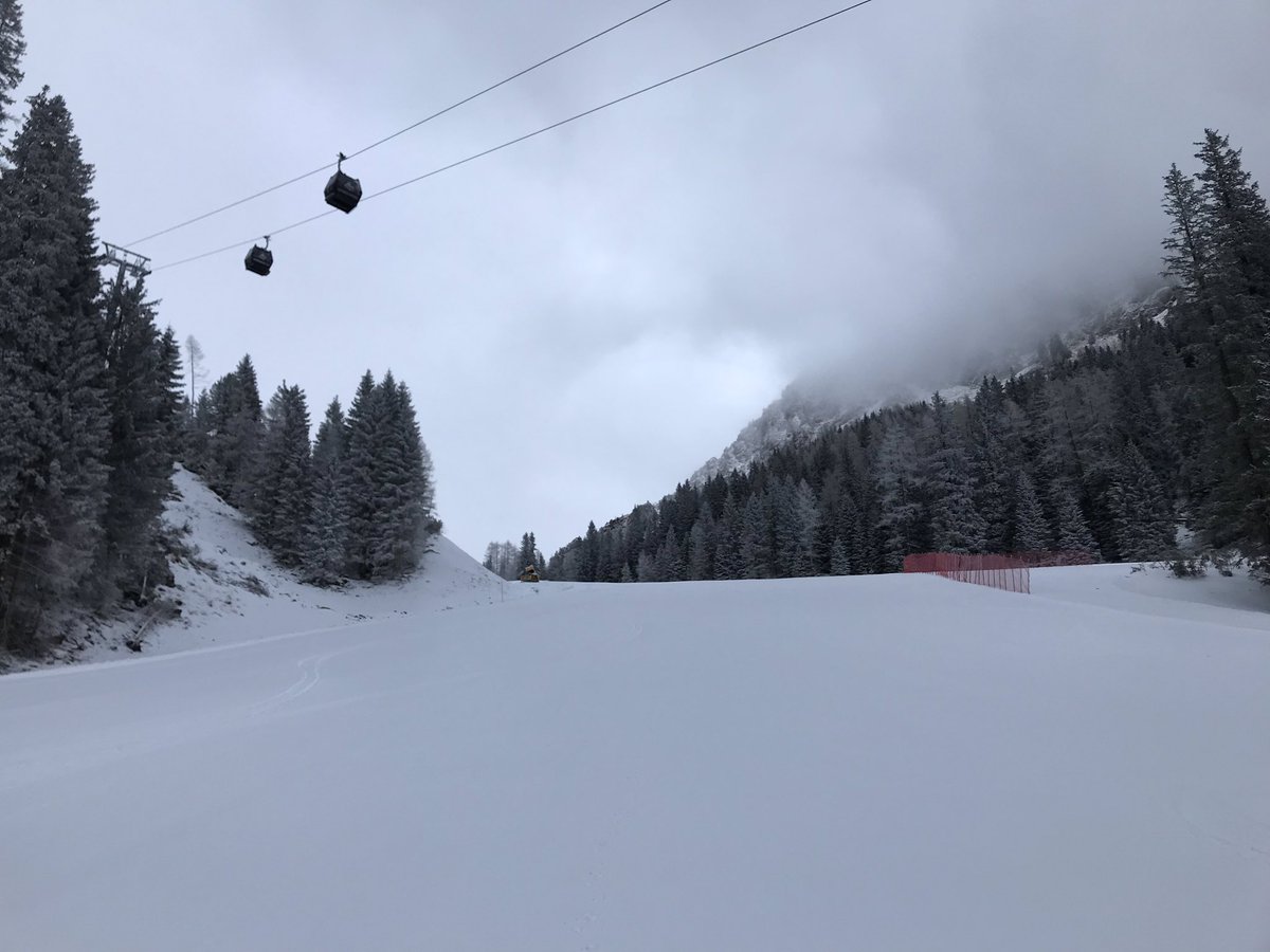 Skiforum Buongiorno Da San Martino Di Castrozza Piccola Nevicata Nella Notte Oggi Si Inaugura Ufficialmente La Nuova Cabinovia Colbricon Express T Co Kw8mvrkley