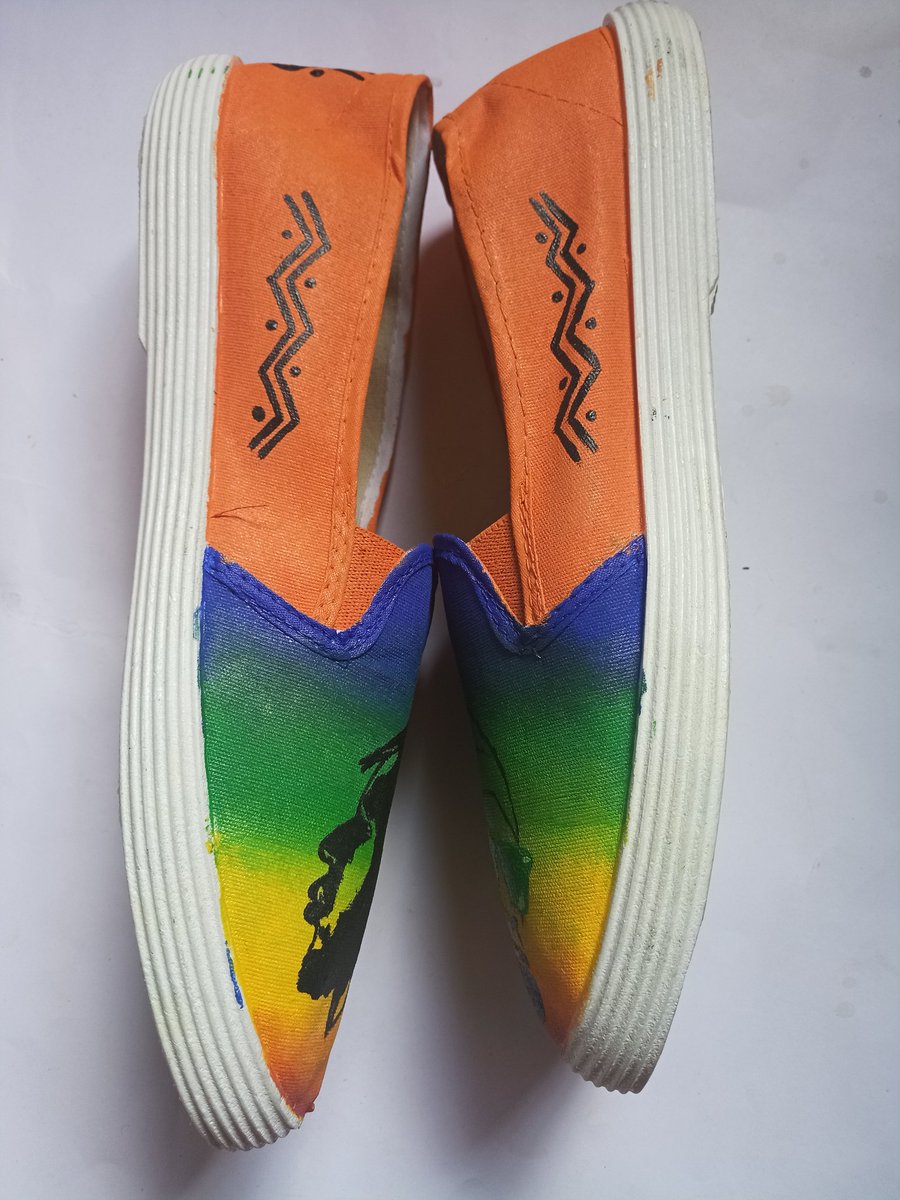 RozenIan's tweet photo. Chronixx × Chronology customs || @chronixxmusic

#rosendraws #rosenBYOS #rosensgallery #rosenianco #art #painting #rasta #rasapparel #Chronology #ChronologyTour #NairobiLovesChronixx #dreadandterrible #startafyah #oddras #livity #rastafari #redgoldgreen #jamaica #africanart https://t.co/jflrXpZphC