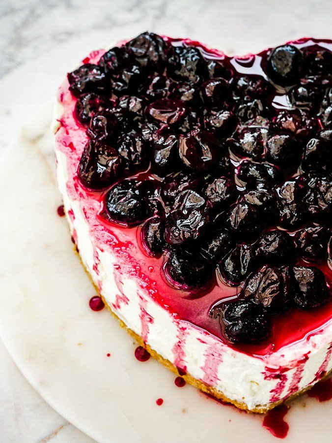 New recipe Saturdays! Today I've got Amaretto Cherry Cheesecake for you - it's no bake and silky smooth 😍 just how I love 'em 

whatcharlottebaked.com/2019/01/19/ama…

#cheesecake #recipe #baking #whatcharlottebaked