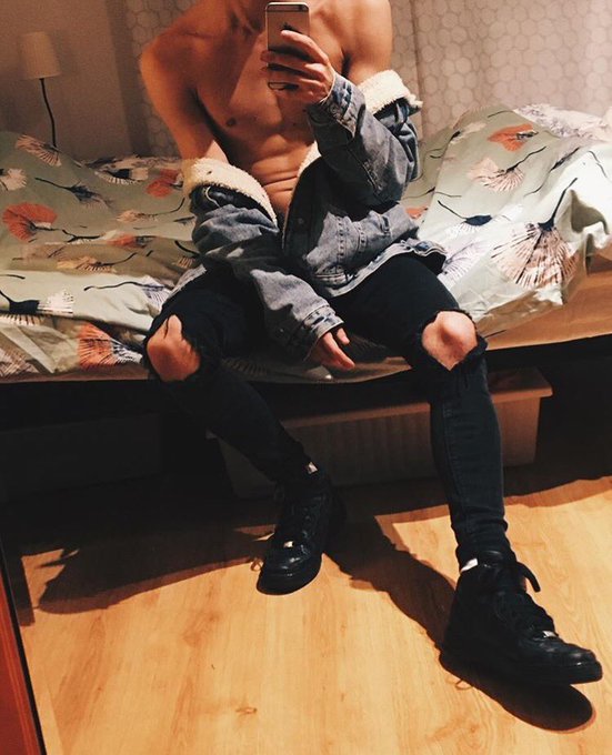 Good morning 😺☀️ https://t.co/XlxuO1ONEB