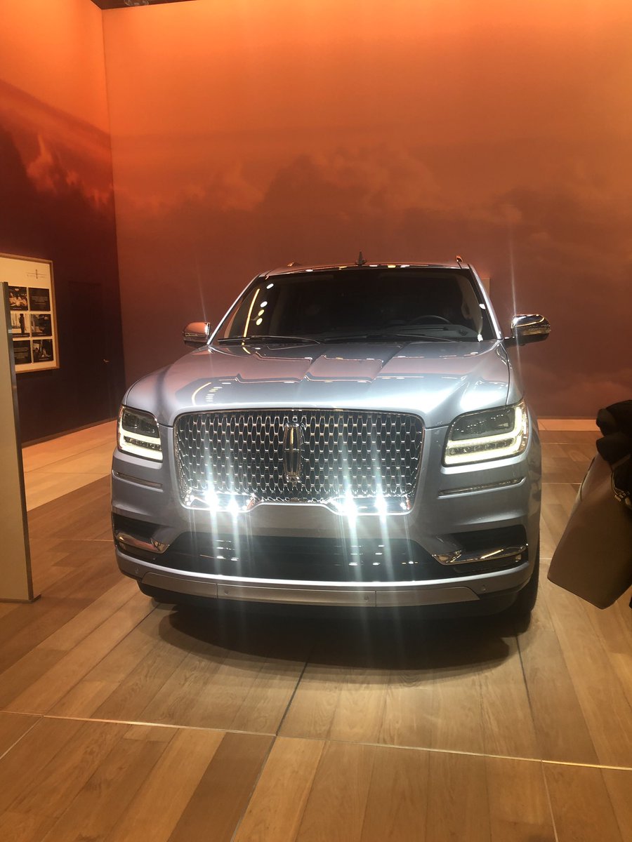 CDSanders777's tweet photo. #NAIAS #7AutoShow https://t.co/14vE4LfLDl