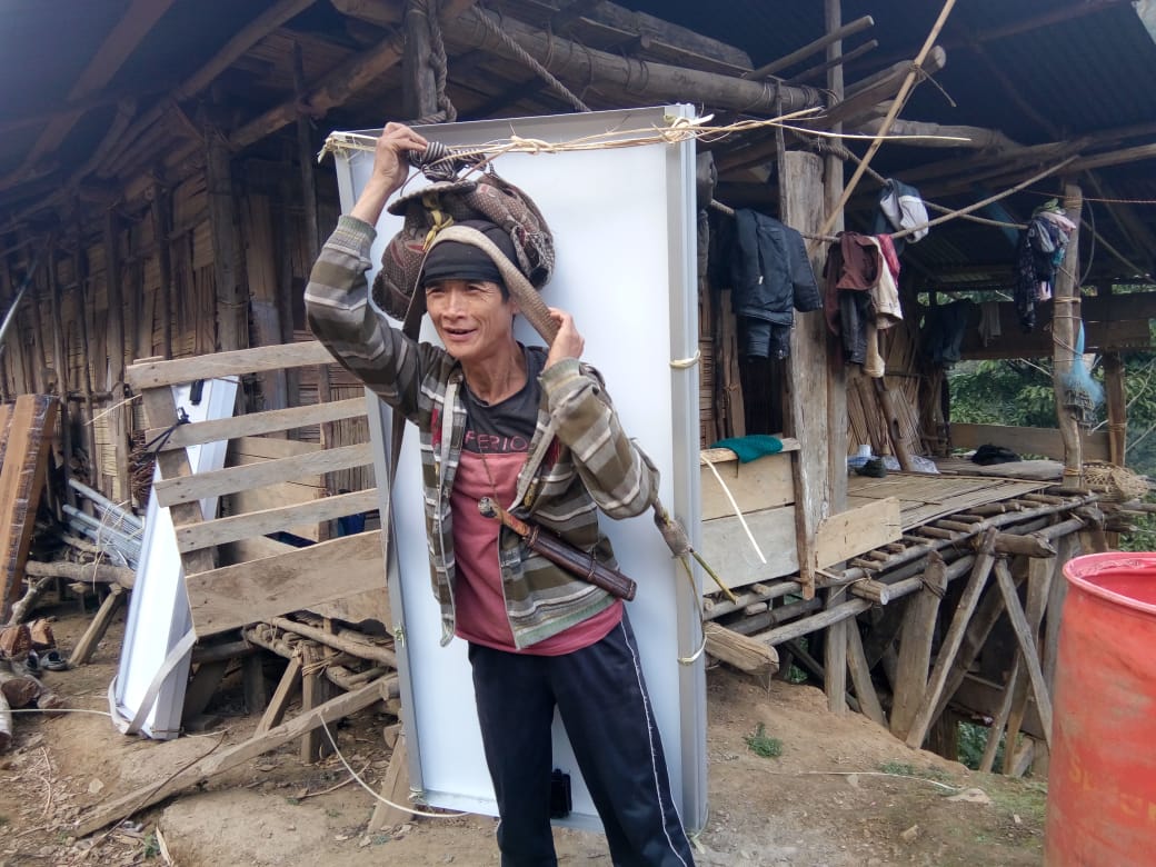 b_tadap's tweet image. Saubhagya off-grid materials are being transported to far flung area by manual head load.