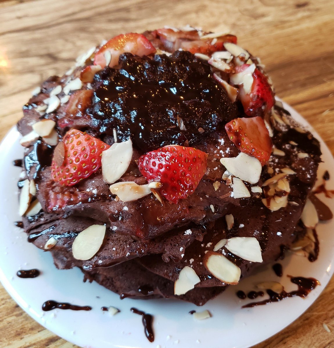 visitmediapa's tweet photo. Koffee Korner at 15 S Jackson has Double Chocolate Pancakes with Strawberries, Almonds & Blueberry Compote! Open 7am - 130pm. #OMG #MediaBrunch #ShopJackson https://t.co/9EZvPOMYFq
