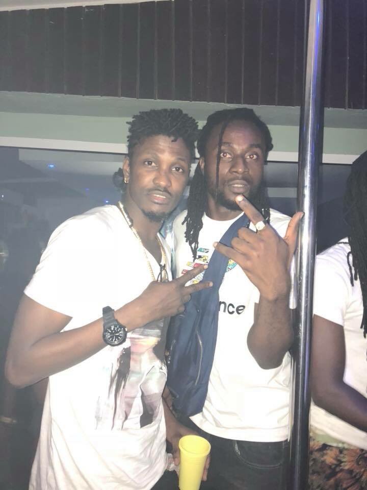 Biliongh's tweet image. Happy bday to my legend. One don best wishes king 👑 @BardManTinny