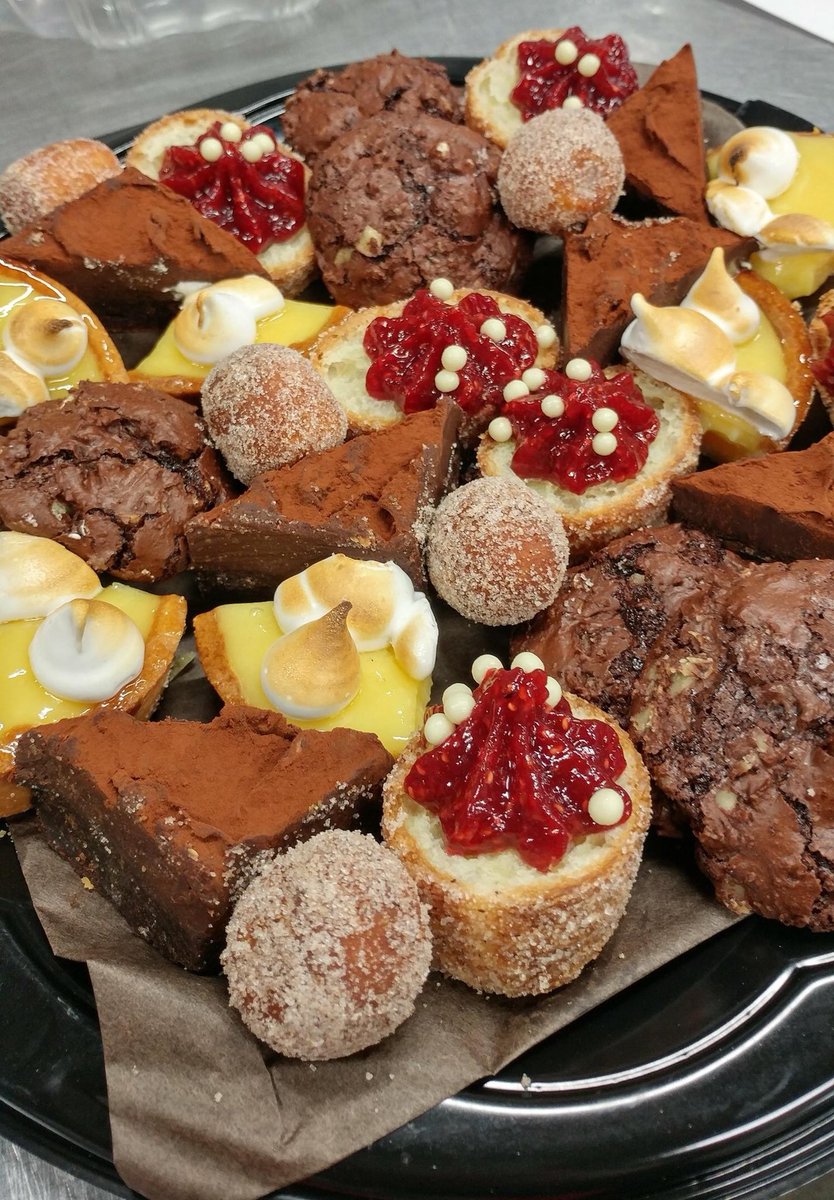 ArtisinBaker's tweet photo. Hey Ottawa,

Did you know, that we offer catering at Art-Is-In Bakery? Here’s a sneak peak on some goodies we have to offer! 
🤗🍴

Visit: https://t.co/PSS1qVNYrH for more info. https://t.co/NXsyAZG2O5