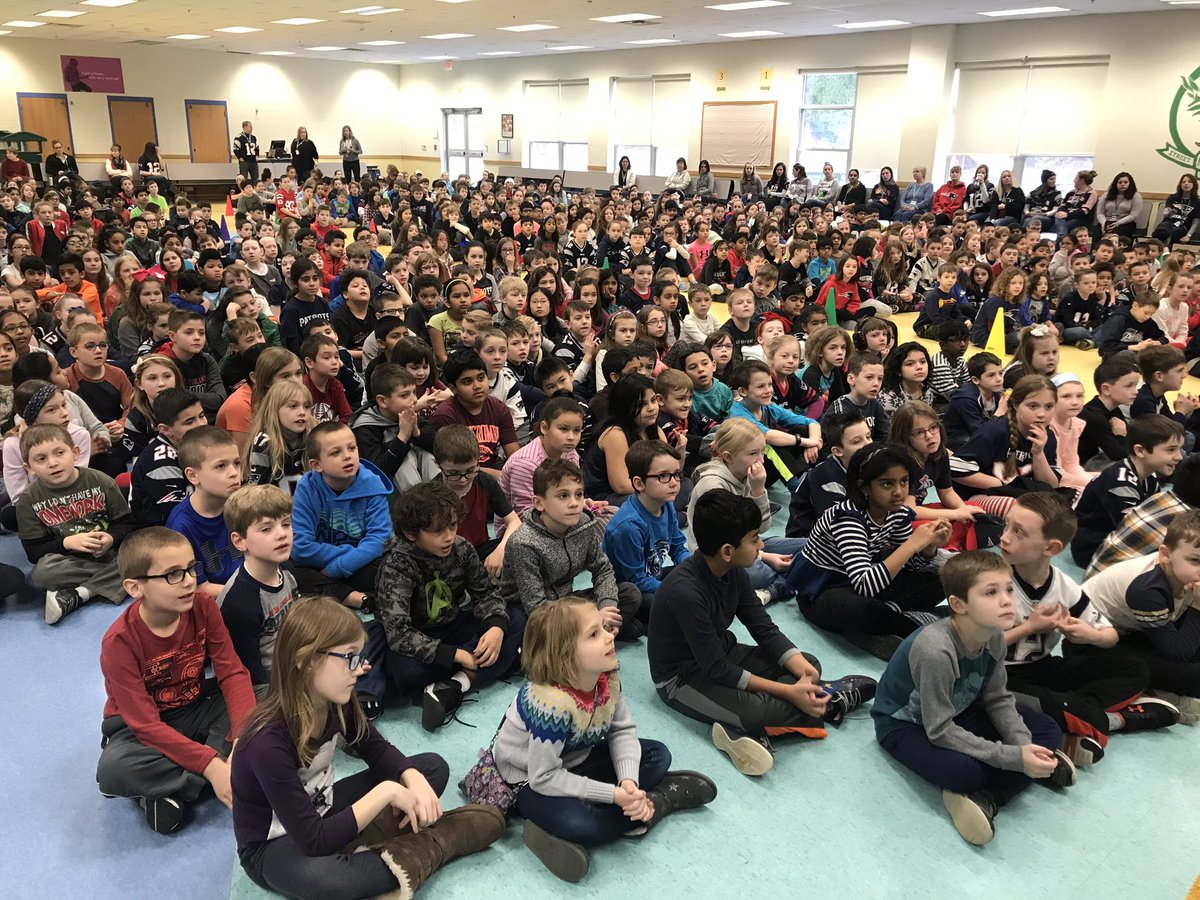 PrinJopal's tweet image. Keeping our MSES Ss safe playing outdoors in winter. School Resource Officer Mark Alves talks snow &amp;amp; ice safety