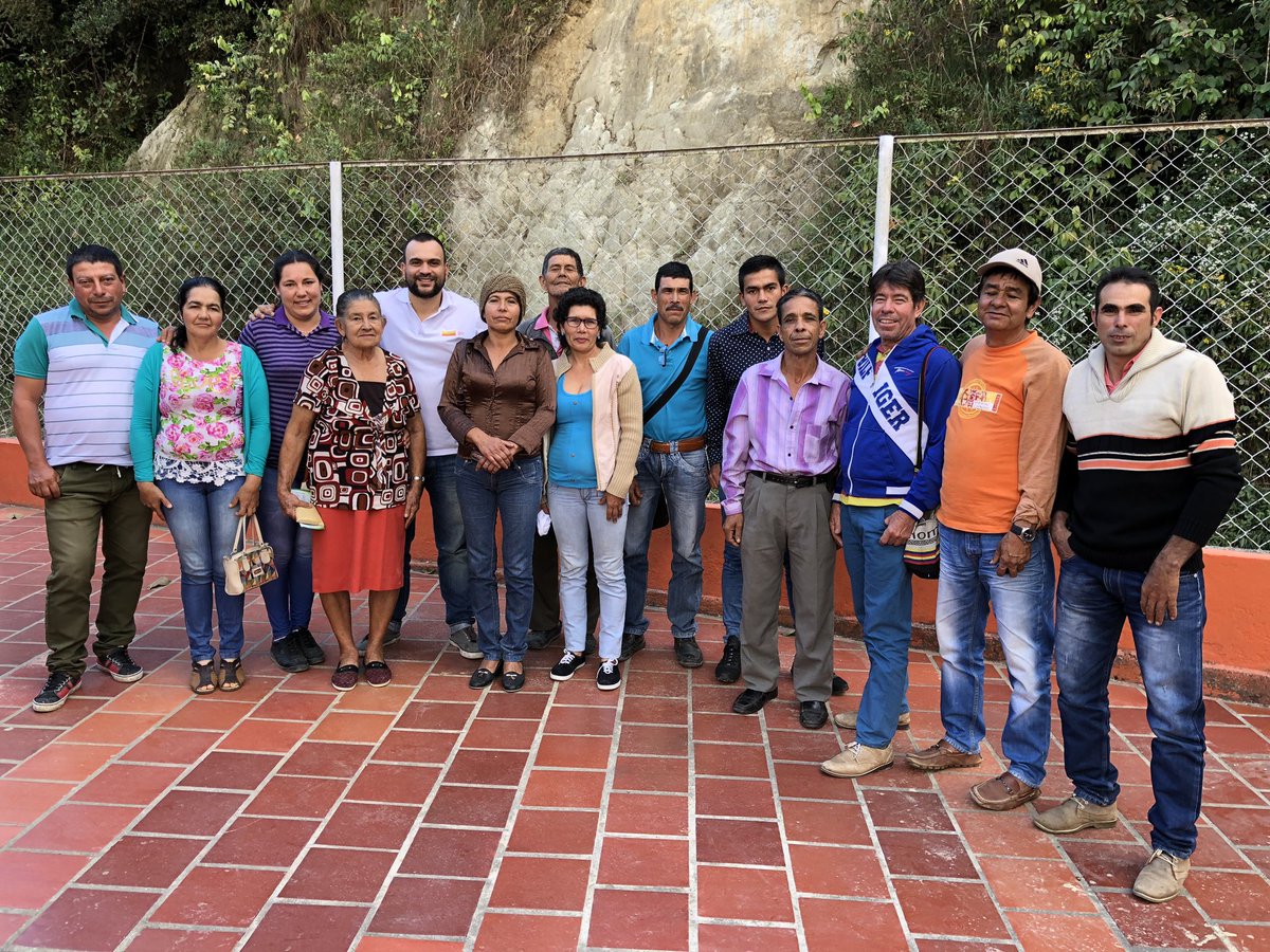 FabianGallardoJ's tweet photo. #Samaritana. Así iniciamos el 2019, trabajando en equipo con las asociaciones rurales y garantizando que logren superar exponencialmente sus ingresos. #GeneracióndeIngresos #Ocaña @giz_gmbh #Ambero https://t.co/9jJ376GGR2