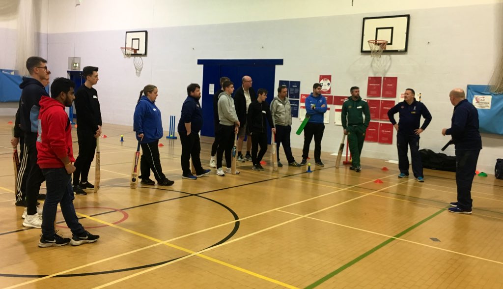 Stubaker683's tweet photo. Basics of Batting with T Lea @StDomsBrewood today. Level 2 Course with @reesycricket @StaffsCricket @StaffsCoachEd https://t.co/sOiHSk45Ye