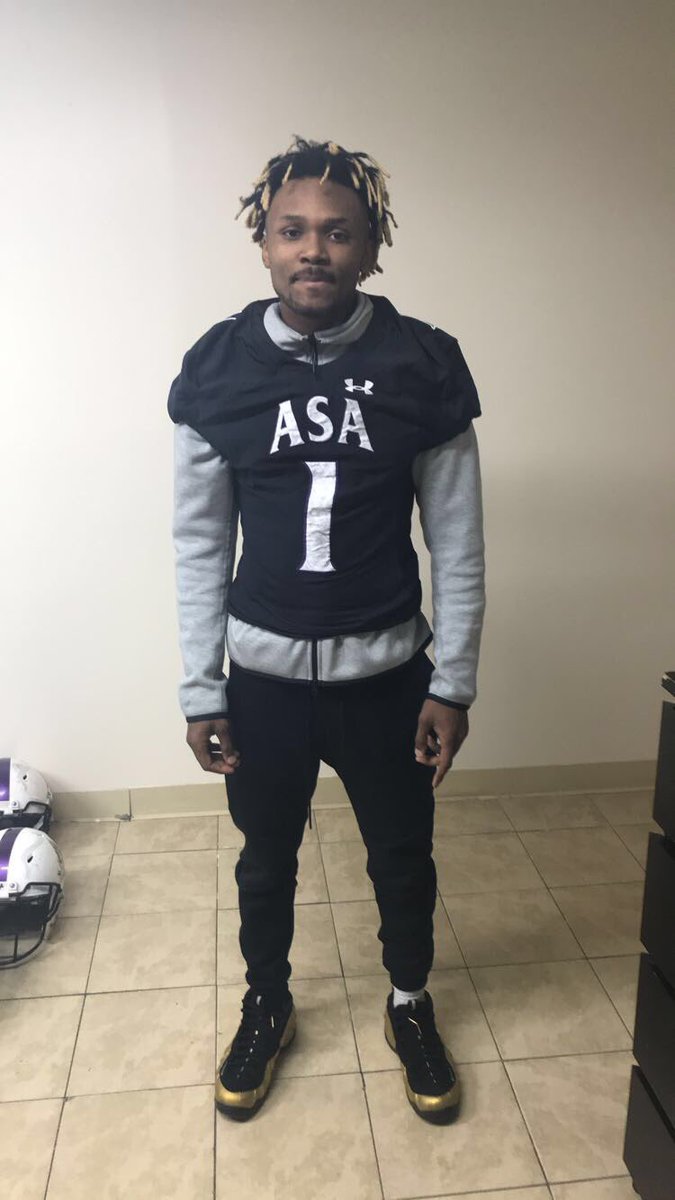Tmilly02's tweet photo. Home is where the heart is❤️ coaches my recruitment is open again, I will be attending @AsaAvengers Feb.11 #next16💪🏽 thanks to @JDep1529 @Coach_Calabrese https://t.co/A2NZil6Lhw