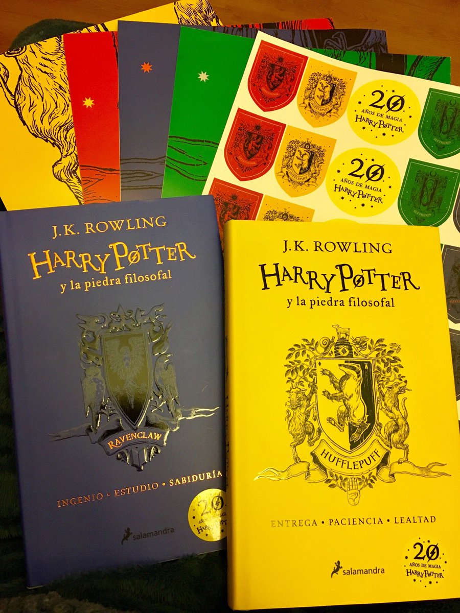 HarryPotterES_'s tweet photo. Bonitos regalos desde @Salamandra_Ed 😍 Miles de gracias, team! Así el finde es más alegre 🤩
#harrypotter20 #harrypotterbooks #edicionessalamandra https://t.co/5saJHqSTH2