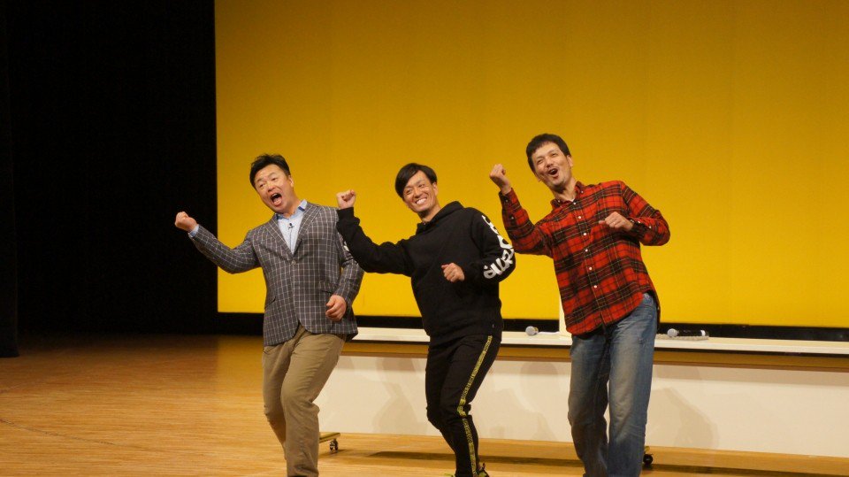 こーじー 撮影ターイムでの様子 リクエストされたポーズは ギータの3150とマッチの熱男ポーズを3人で披露