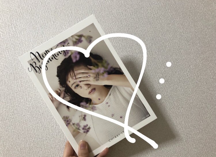 19siosio's tweet photo. ミュージックフォトブックGET♥
色々あってツイート出来なくて😢
今更だけども千晃ちゃんお誕生日おめでとう！！！フォトブックもほんっとうに素晴らしいです。素敵♥
音楽かけながら観ると更にいい💫 https://t.co/NaKzc3k5fT