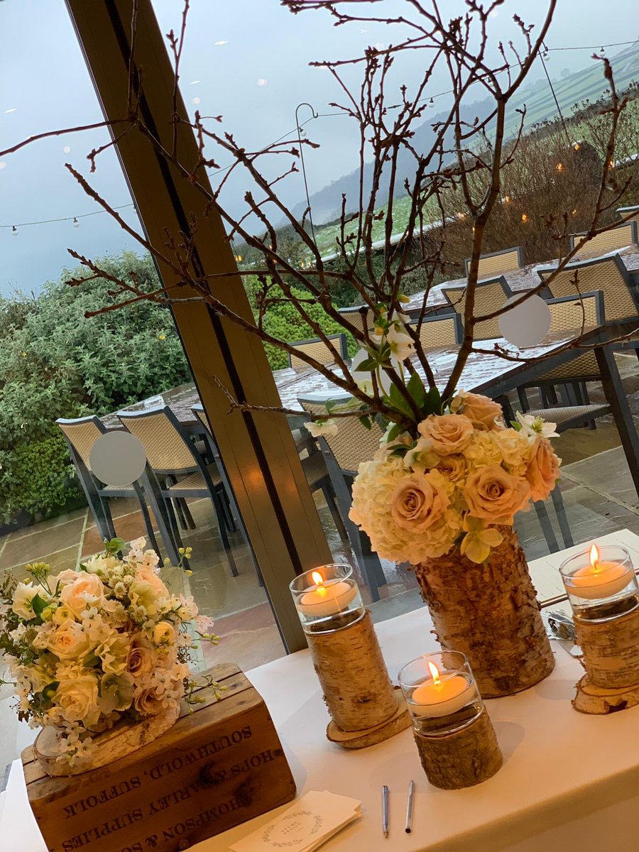 STEMSDESIGN's tweet image. We are also very excited to be all set up and ready today at @Fleece_Inn Wedding Open Day from 12pm-3pm! Pop along to see the gorgeous venue all dressed for a wedding and to meet the Stems Design team to discuss how we can be a part of your big! 🌸💐♥️ #weddingopenday #love