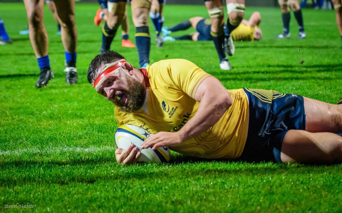 Club16ro's tweet photo. 💛🏉🇷🇴 Romanian hooker Andrei Radoi @RadoiRa2 just announced his retirement from @rugbyromania ‘s team after an amazing career for The Oaks (72 caps &amp; 11 tries). Thank you, Andrei for everything &amp; all the best! #rugbyromania #romanianrugby #oaks #stejarii 📸 @danielnechitap https://t.co/LrVBW9V5X4