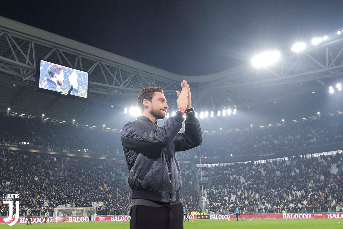 Celebriamo ancora il compleanno di @ClaMarchisio8 con alcune sue splendide giocate, powered by @Dugout 🎂⚫️⚪️👏 https://dgt.ltd/2FvjLfZ