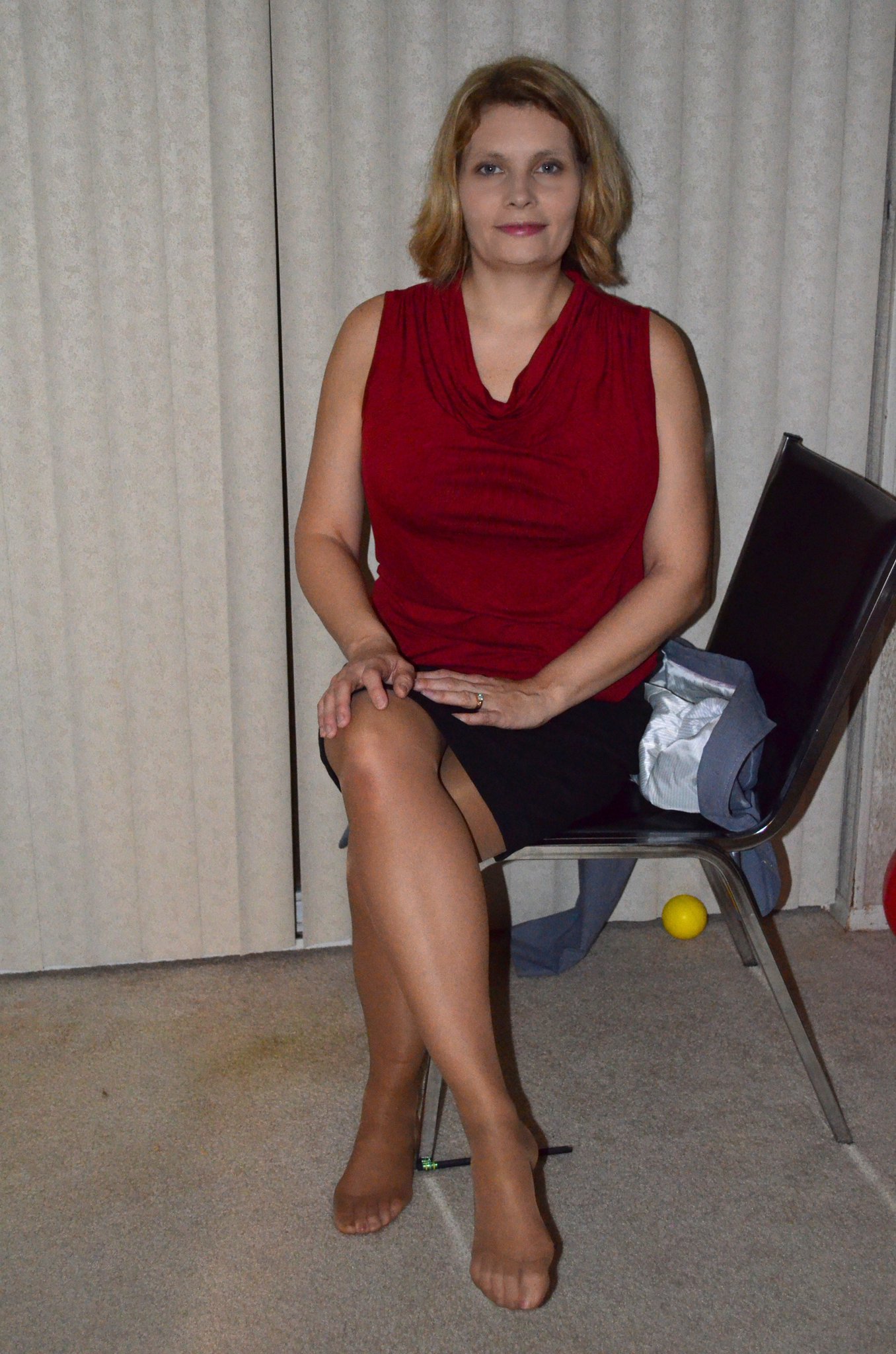 Curvy Amateur Milf Spread Legs Sexiz Pix