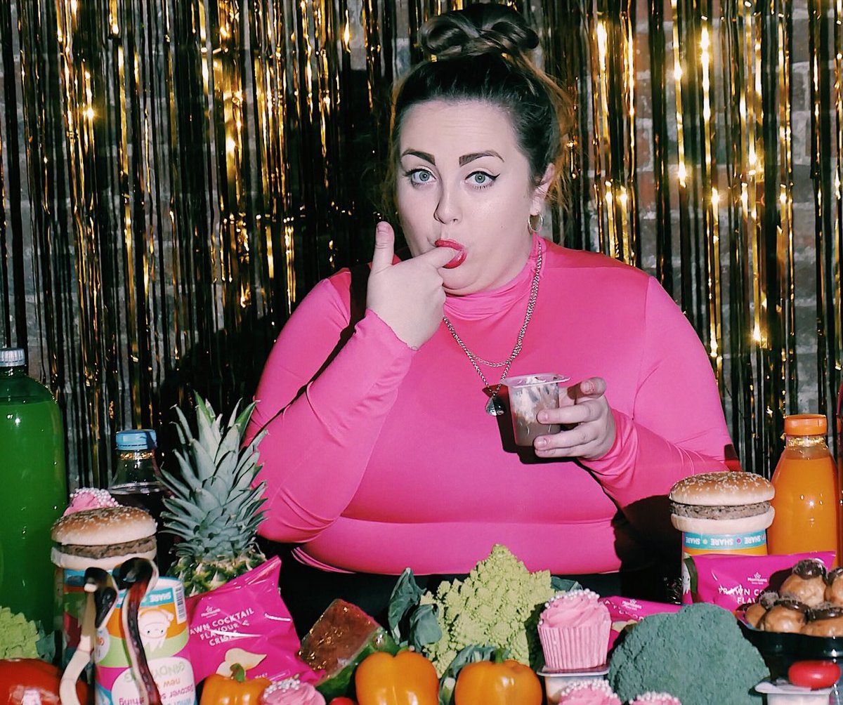 !!! There’s a couple of sets of 2-4-1 tickets left for #FATTYFATFAT avaliable on the <a href="/StagedoorLDN/">Stagedoor</a> app. Snatch them up now before they come off sale tomorrow !!!